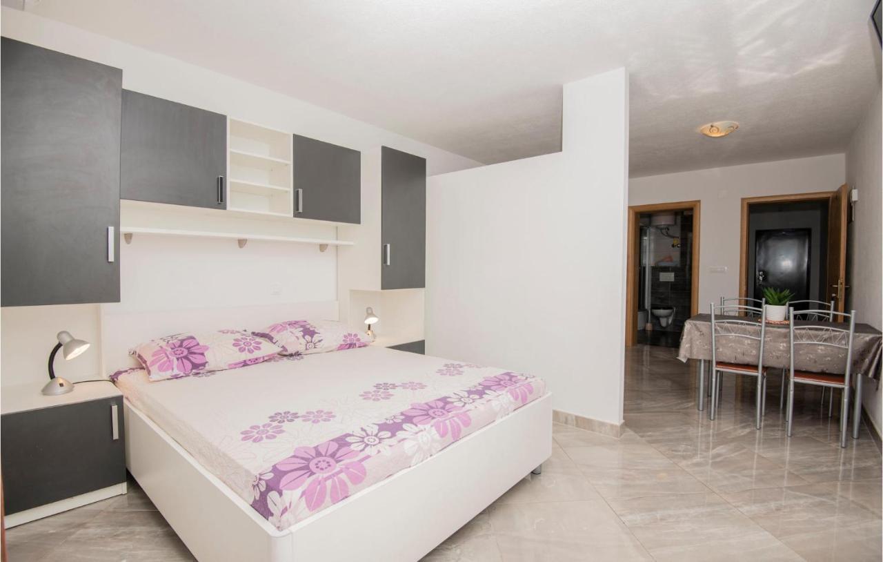 Beautiful Apartment In Krvavica With Kitchen Dış mekan fotoğraf